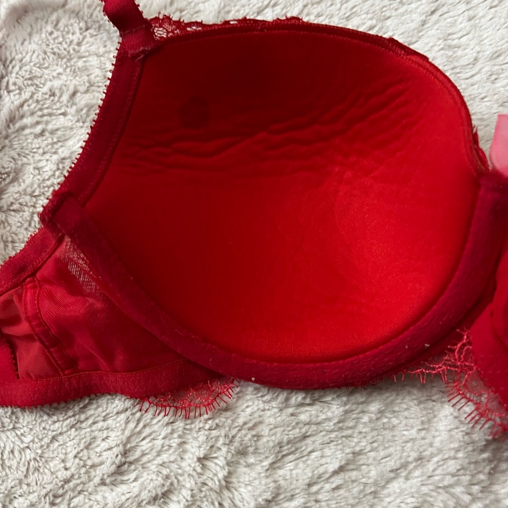 Red Dream Angels Bra by Victoria’s Secret - Picture 5 of 13